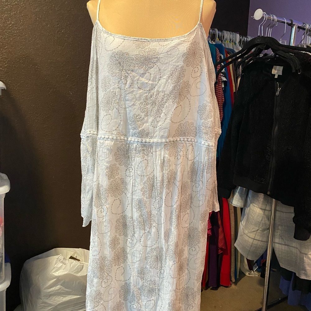 AVENUE cold shoulder boho white‎ and grey medallion gauze mini babydoll dress